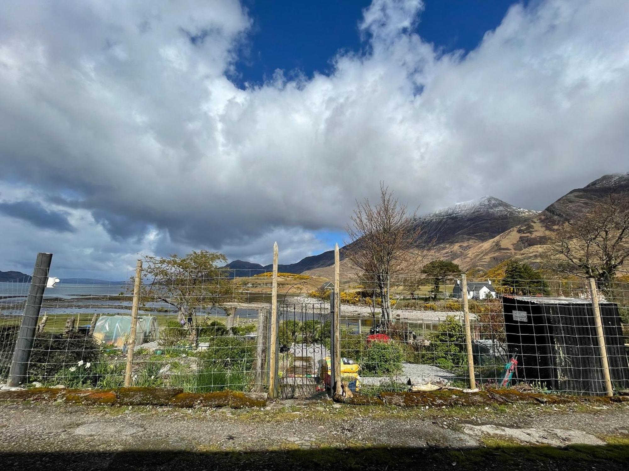 Sheenas Butnben Arnisdale Buitenkant foto